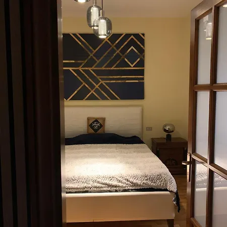 Elite - Urban Chic & Terrace Apartment