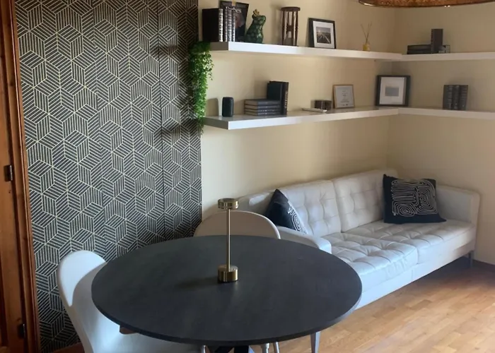 Elite - Urban Chic & Terrace בארי